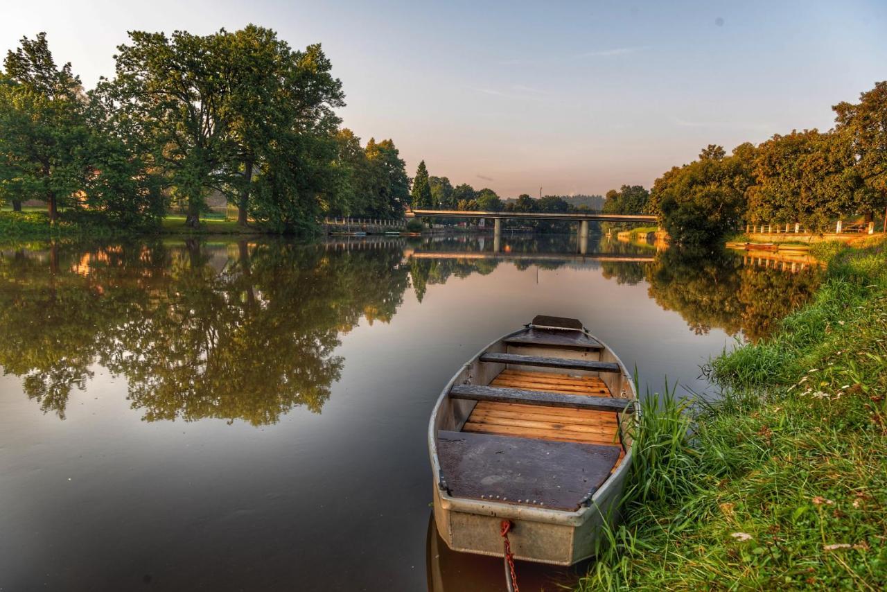 Hotel Camping Prima Týn nad Vltavou Esterno foto