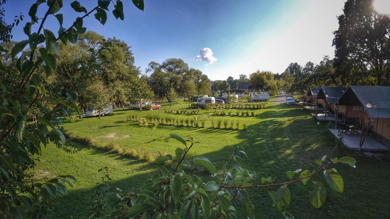 Hotel Camping Prima Týn nad Vltavou Esterno foto